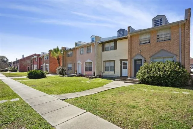 $135,000 | 4129 Chateau Boulevard, Unit C, Kenner, LA 70065