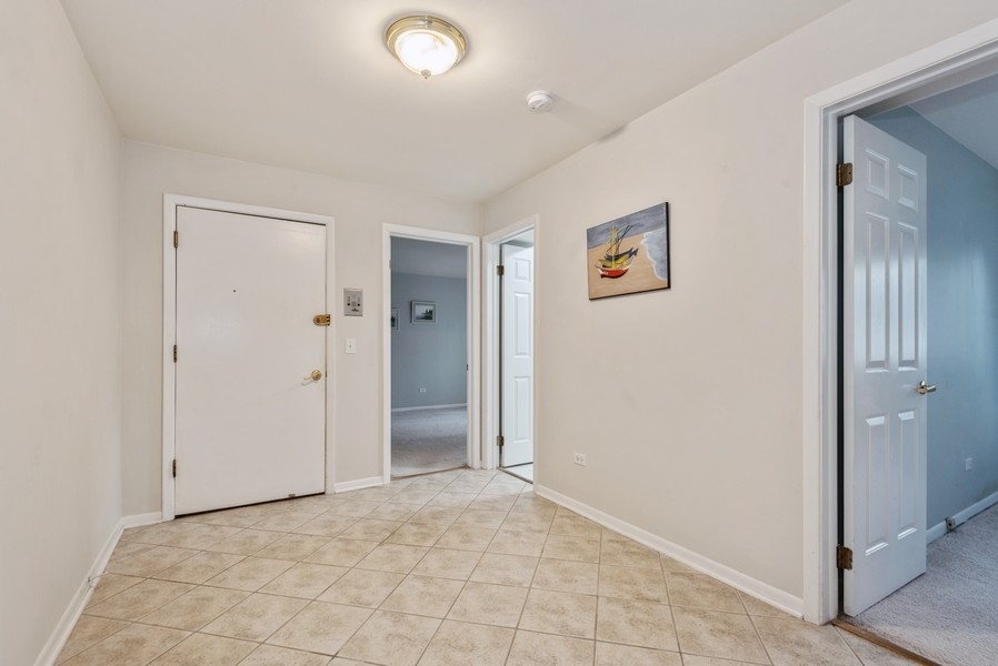 435 Ridge Road, Unit 305 Wilmette, IL 60091 - Photo 2 of 10 a view of an empty room