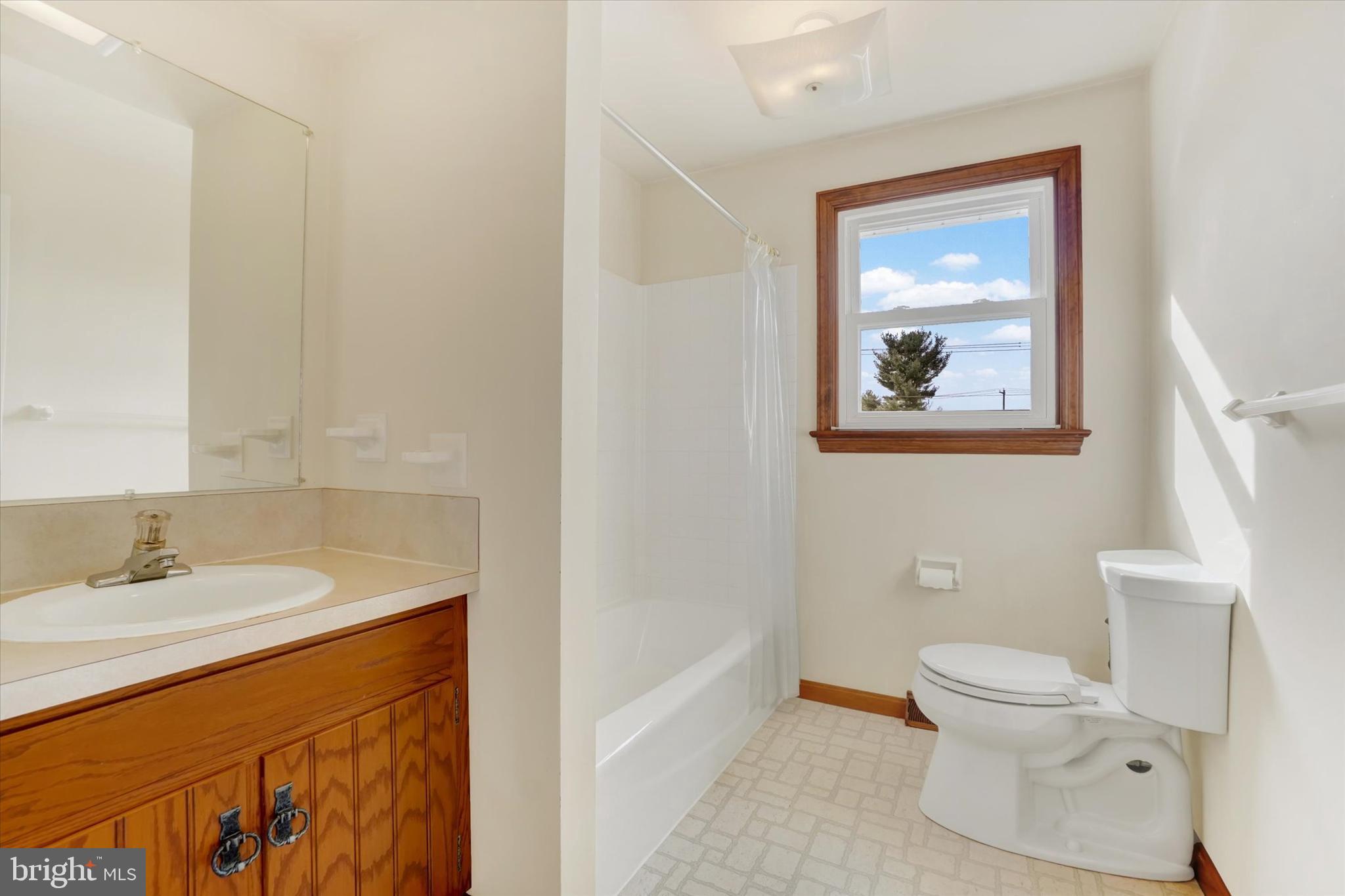 2236 Bob White Lane Lancaster, PA 17601 - Photo 28 of 42 Hall Bath