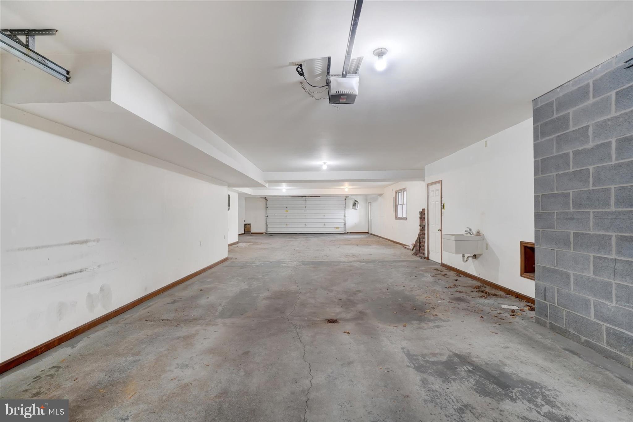 2236 Bob White Lane Lancaster, PA 17601 - Photo 32 of 42 7 car garage!