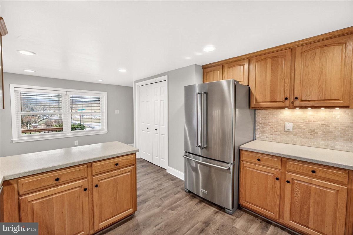 2702 Canada Hill Road Myersville, MD 21773 - Photo 12 of 57 Kitchen