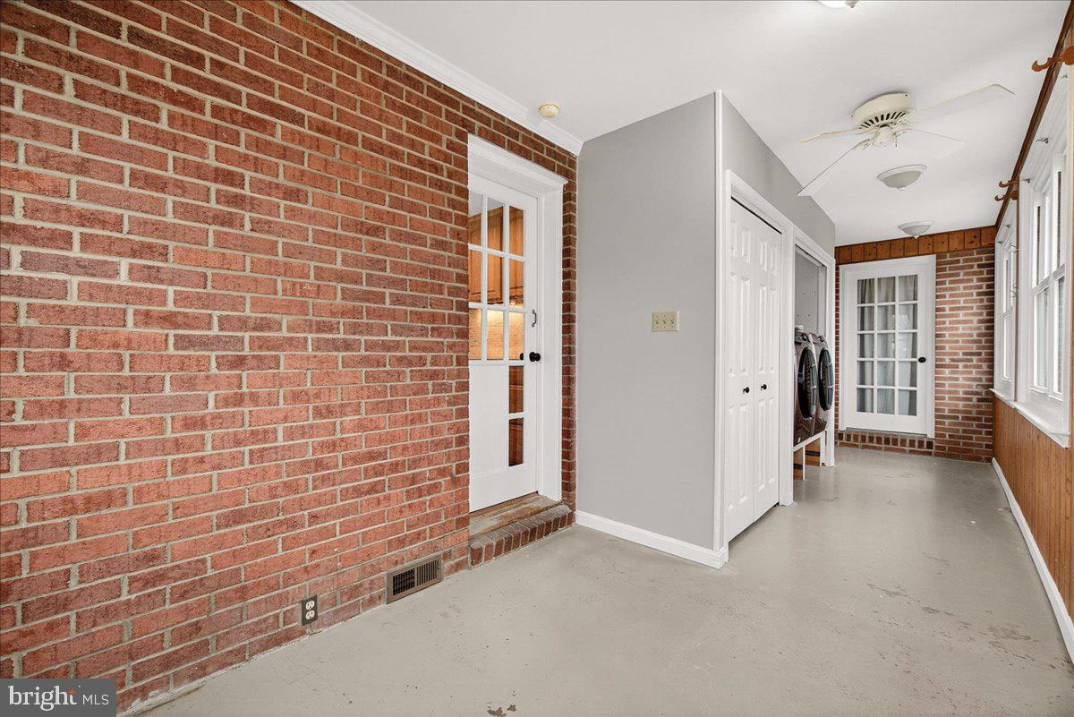 2702 Canada Hill Road Myersville, MD 21773 - Photo 16 of 57 Enclosed porch