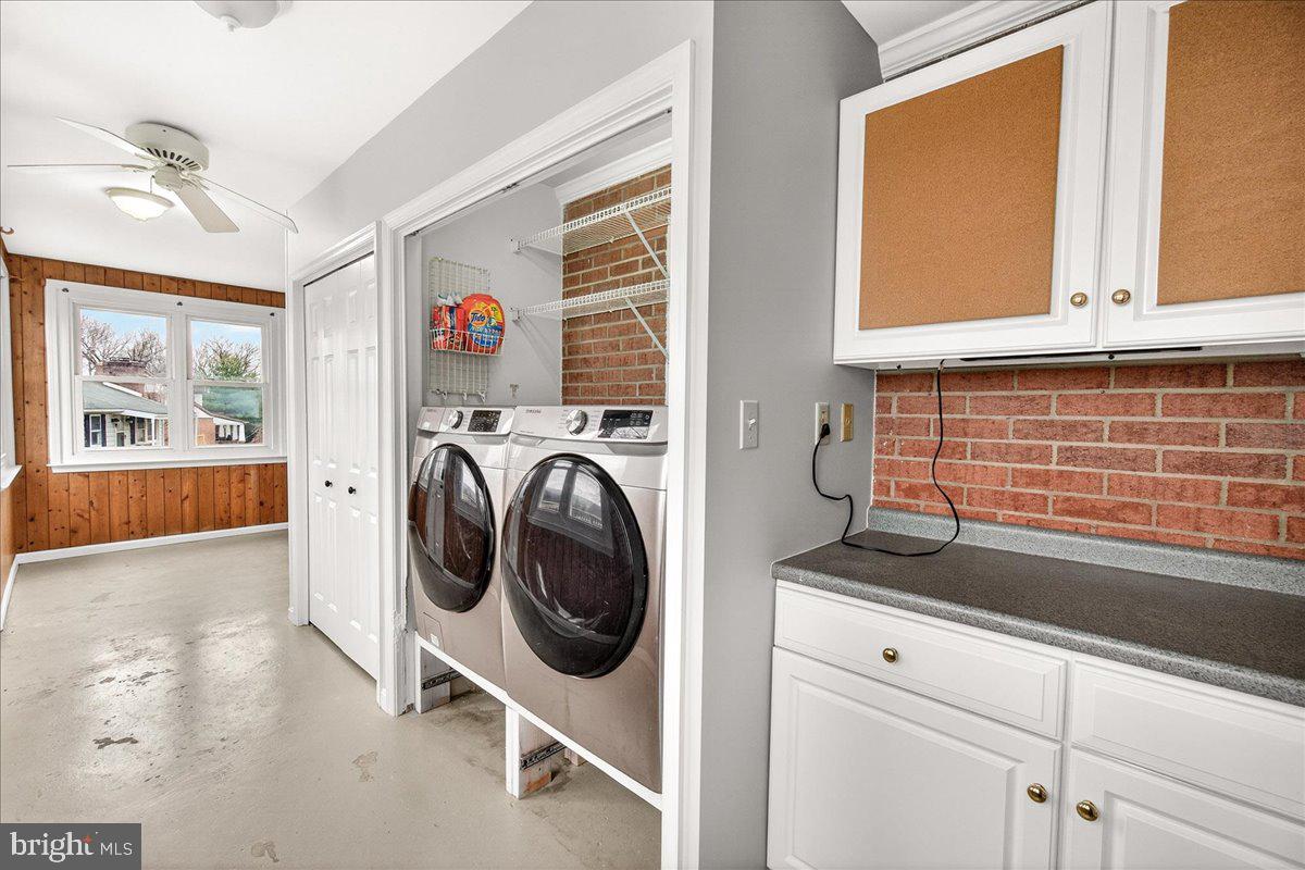 2702 Canada Hill Road Myersville, MD 21773 - Photo 17 of 57 Laundry area