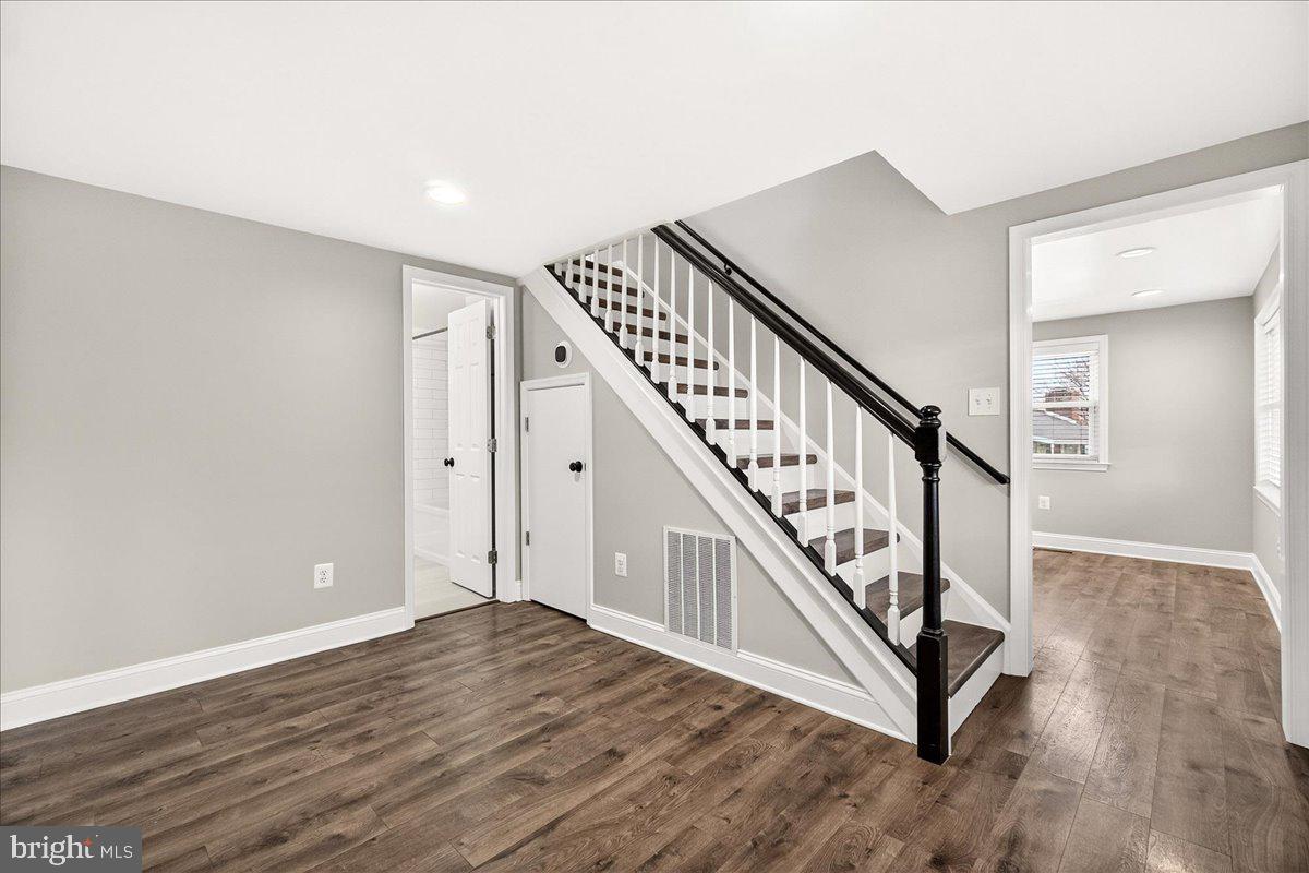 2702 Canada Hill Road Myersville, MD 21773 - Photo 22 of 57 Stairway to upper level