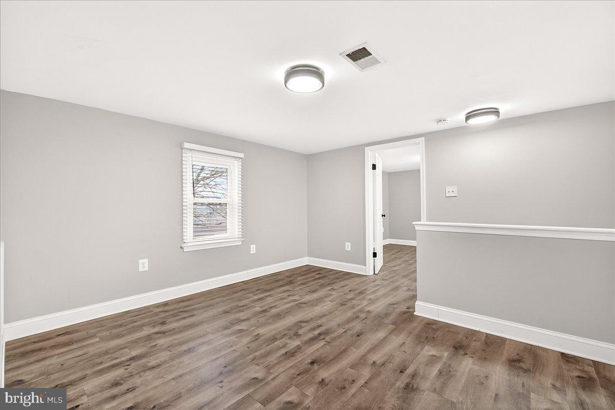 2702 Canada Hill Road Myersville, MD 21773 - Photo 29 of 57 Bonus area between bedrooms