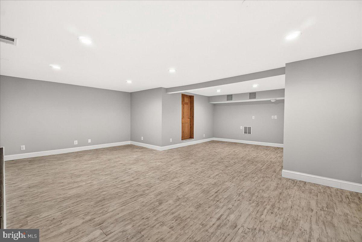 2702 Canada Hill Road Myersville, MD 21773 - Photo 35 of 57 Lots of room!