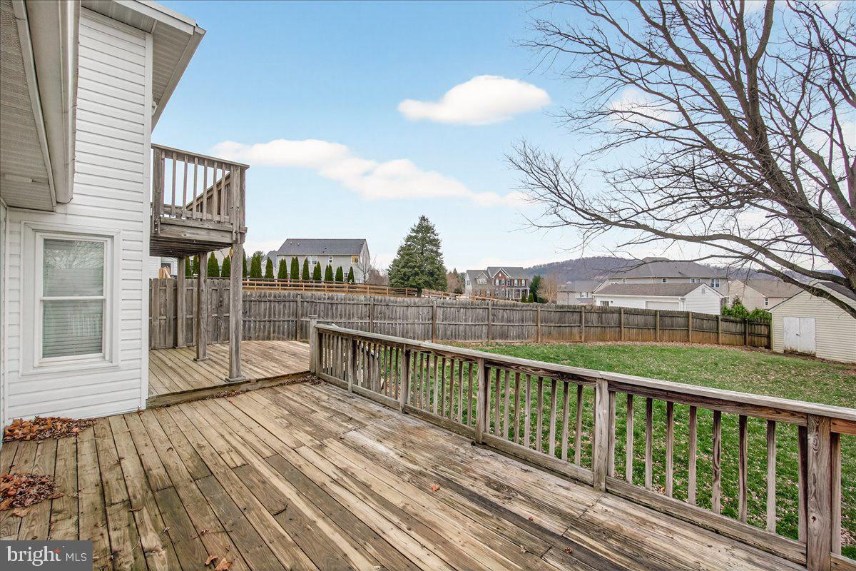 2702 Canada Hill Road Myersville, MD 21773 - Photo 38 of 57 Rear deck