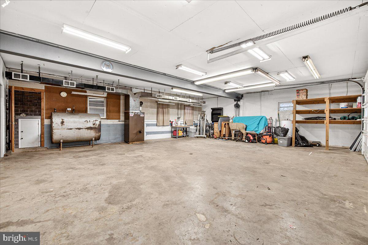 2702 Canada Hill Road Myersville, MD 21773 - Photo 48 of 57 Professional garage