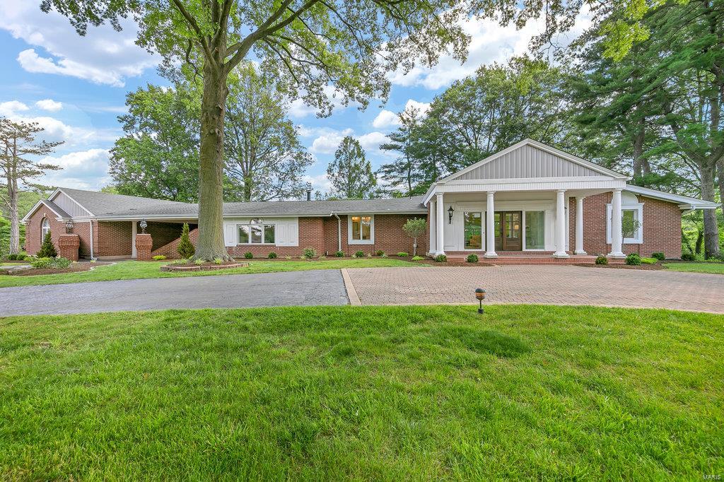 15 Crownhill Lane Chesterfield, MO 63005 - Photo 1 of 71 Gallery Image 1