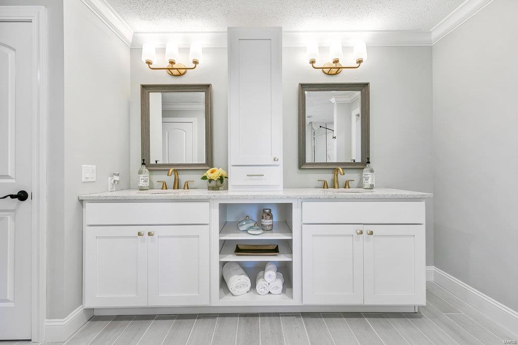 15 Crownhill Lane Chesterfield, MO 63005 - Photo 39 of 71 Gallery Image 39