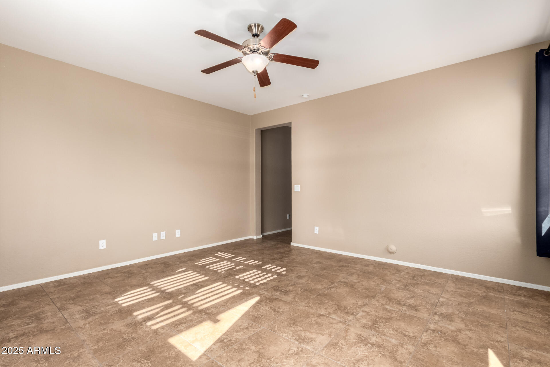 16093 West Almeria Road Goodyear, AZ 85395 - Photo 20 of 38 primary suite