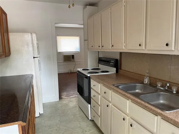 $800 | 111 Stewart Avenue, DeLand, FL 32720