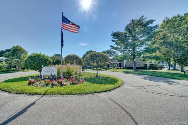 $675,000 | 170 Long Hill Drive, Unit A, Yorktown Heights, NY 10598