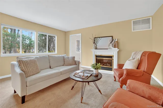 $675,000 | 170 Long Hill Drive, Unit A, Yorktown Heights, NY 10598