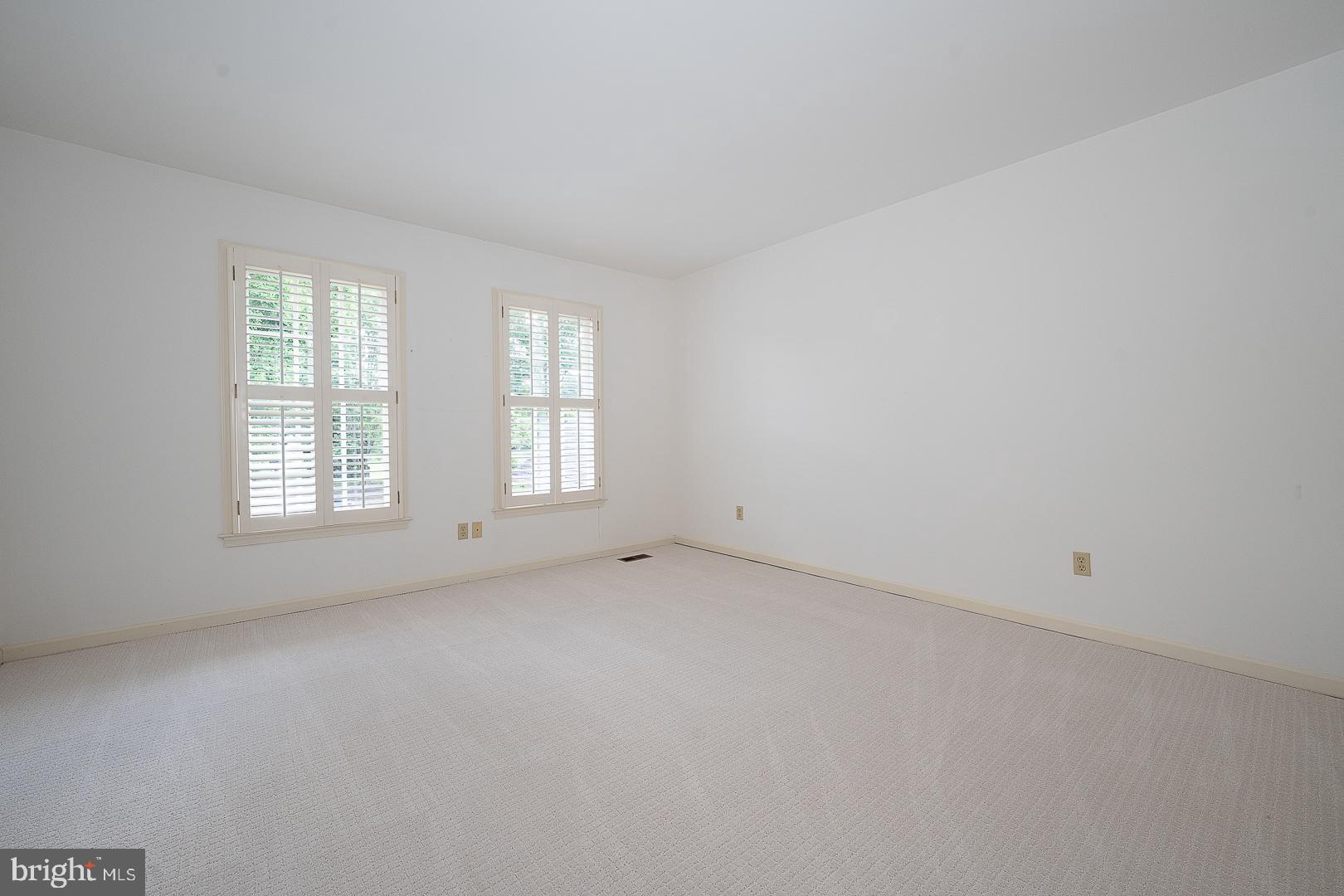 431 Waynesbrooke Road Berwyn, PA 19312 - Photo 39 of 63 an empty room with windows