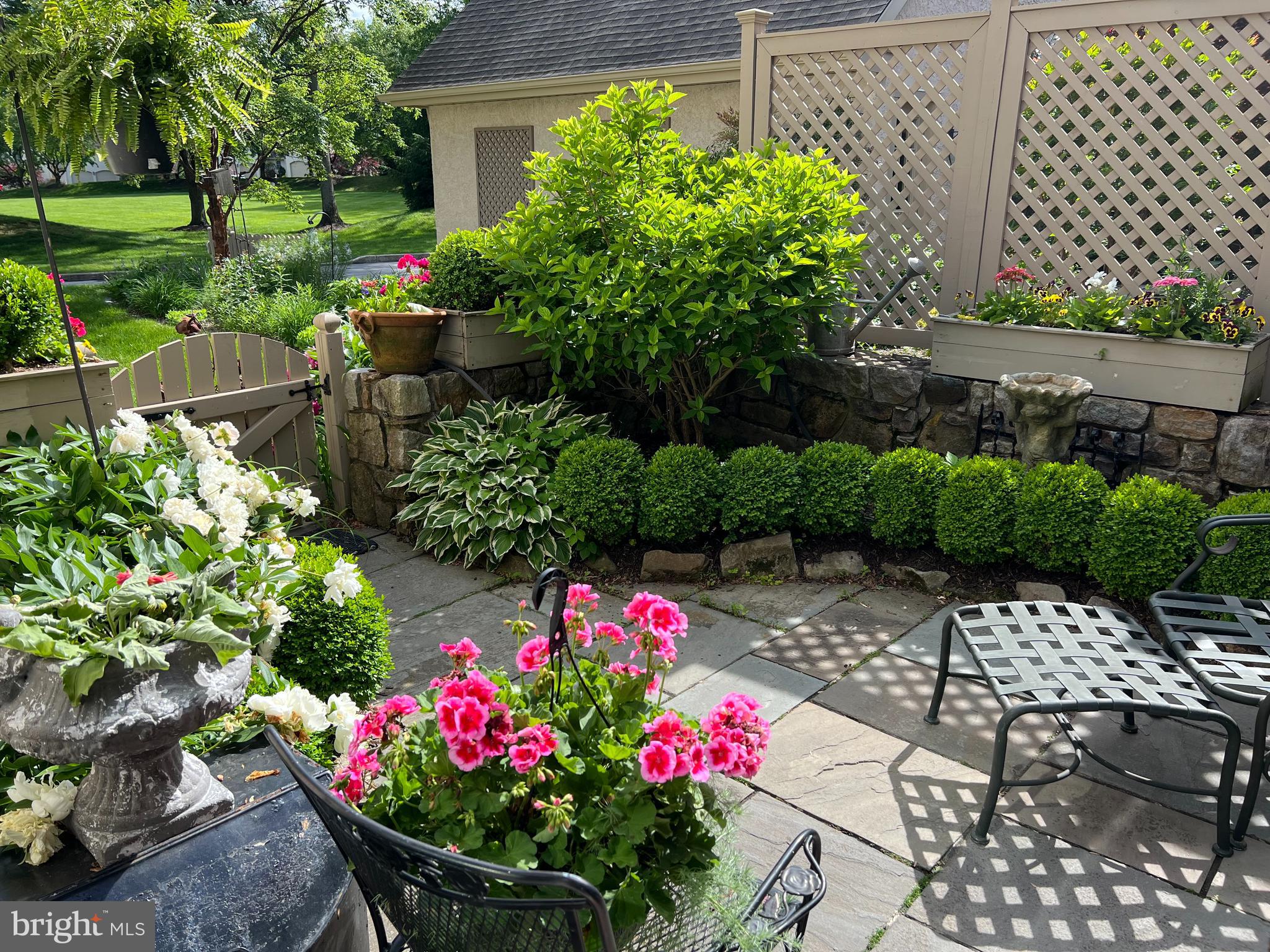 431 Waynesbrooke Road Berwyn, PA 19312 - Photo 53 of 63 a view of a backyard with a garden