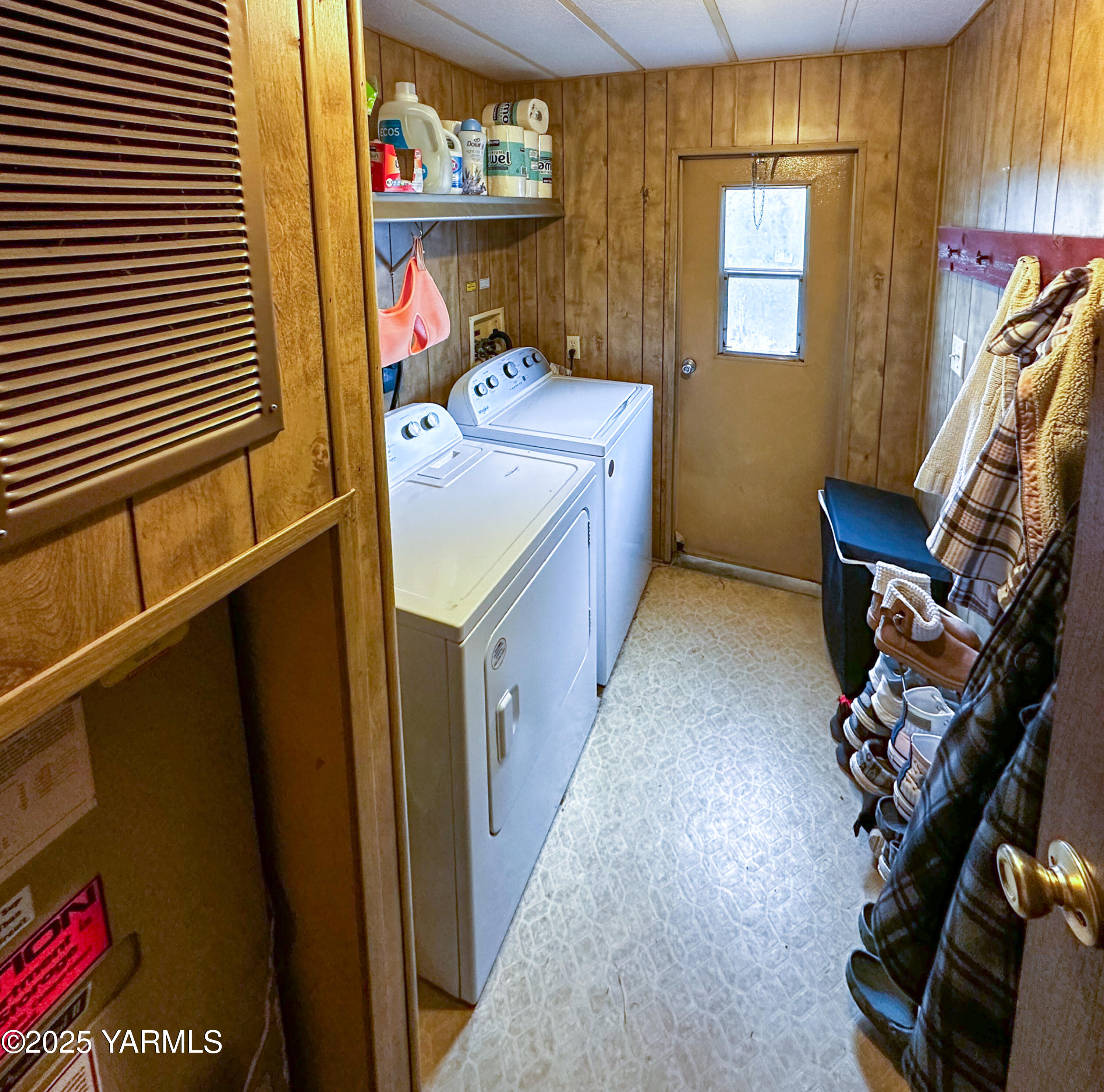 10 Wiland Heights Road Selah, WA 98942 - Photo 10 of 16 a view of utility room