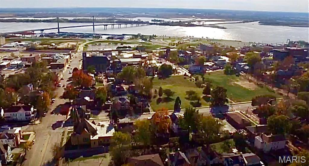 720 Henry Street Alton, IL 62002 - Photo 8 of 19