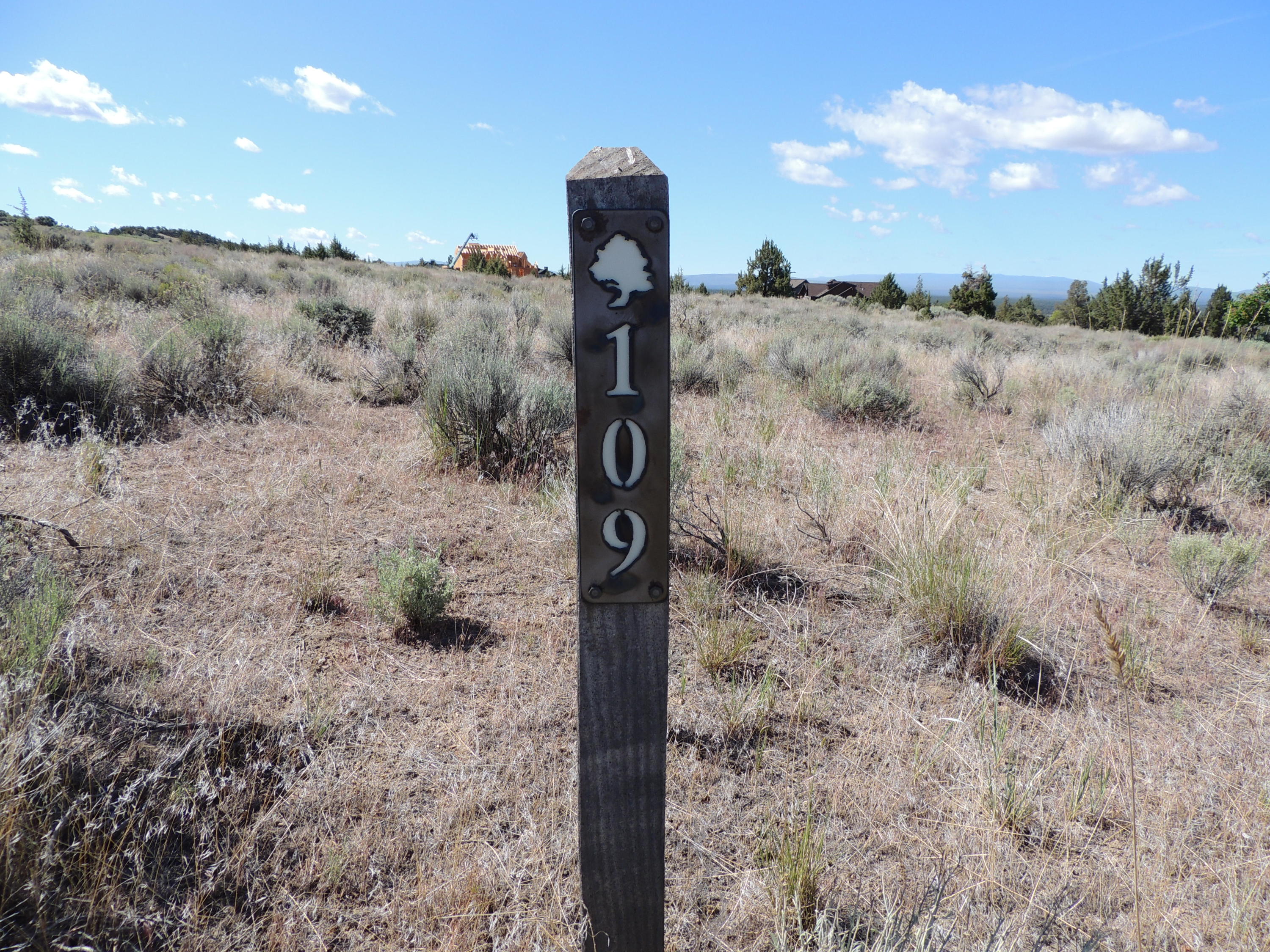 109 Southwest Vaqueros Way Powell Butte, OR 97753 - Photo 5 of 15 DSCN8716