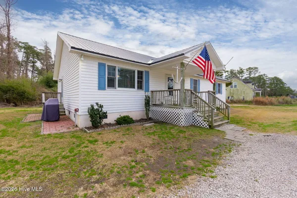 $275,000 | 527 Marshallberg Road, Smyrna, NC 28579