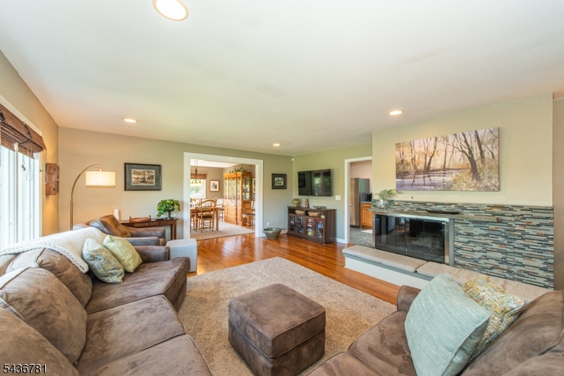 327 Pleasant Hill Road Flanders, NJ 07836 - Photo 4 of 46