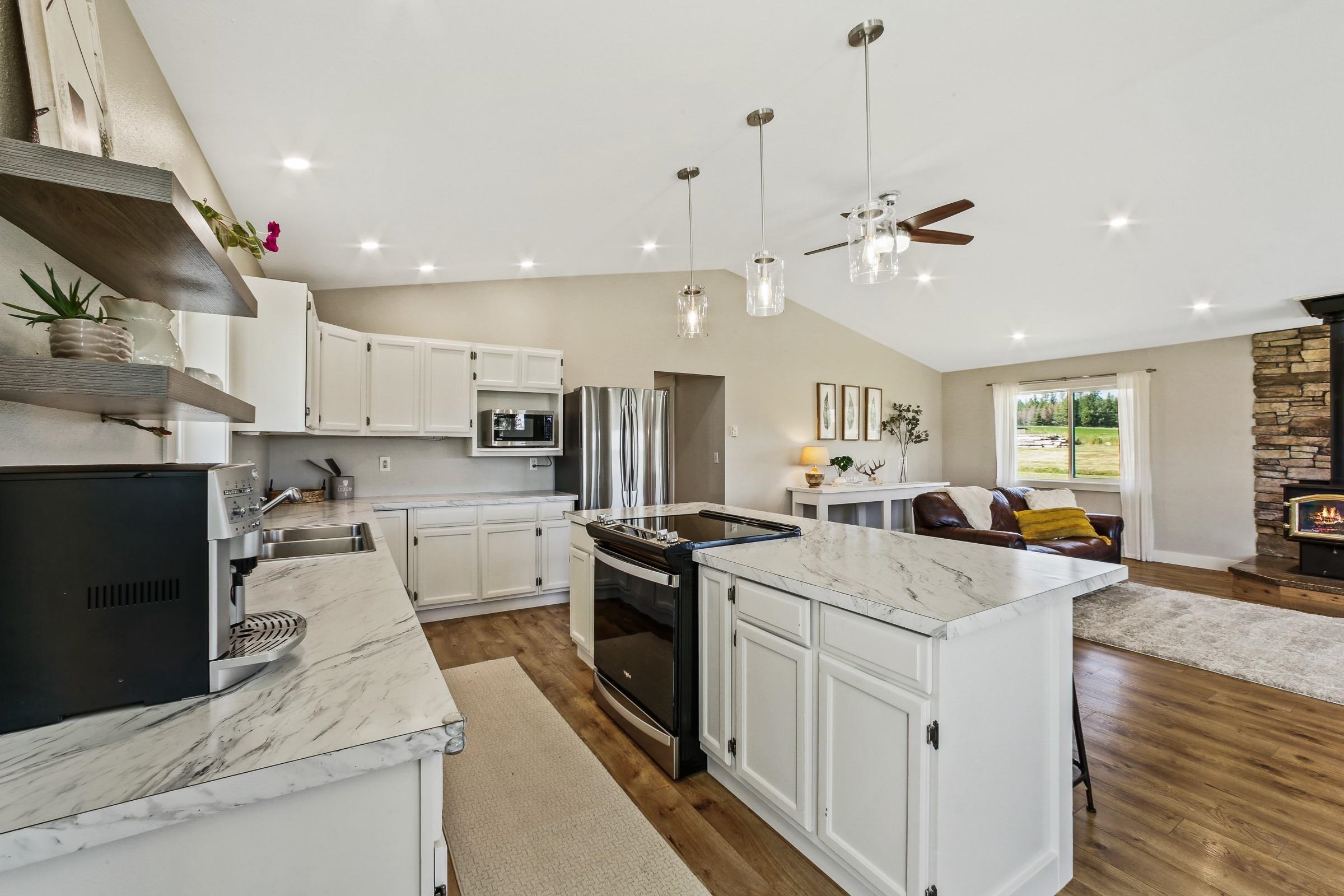 4624 Williams Valley Road Clayton, WA 99110 - Photo 12 of 33