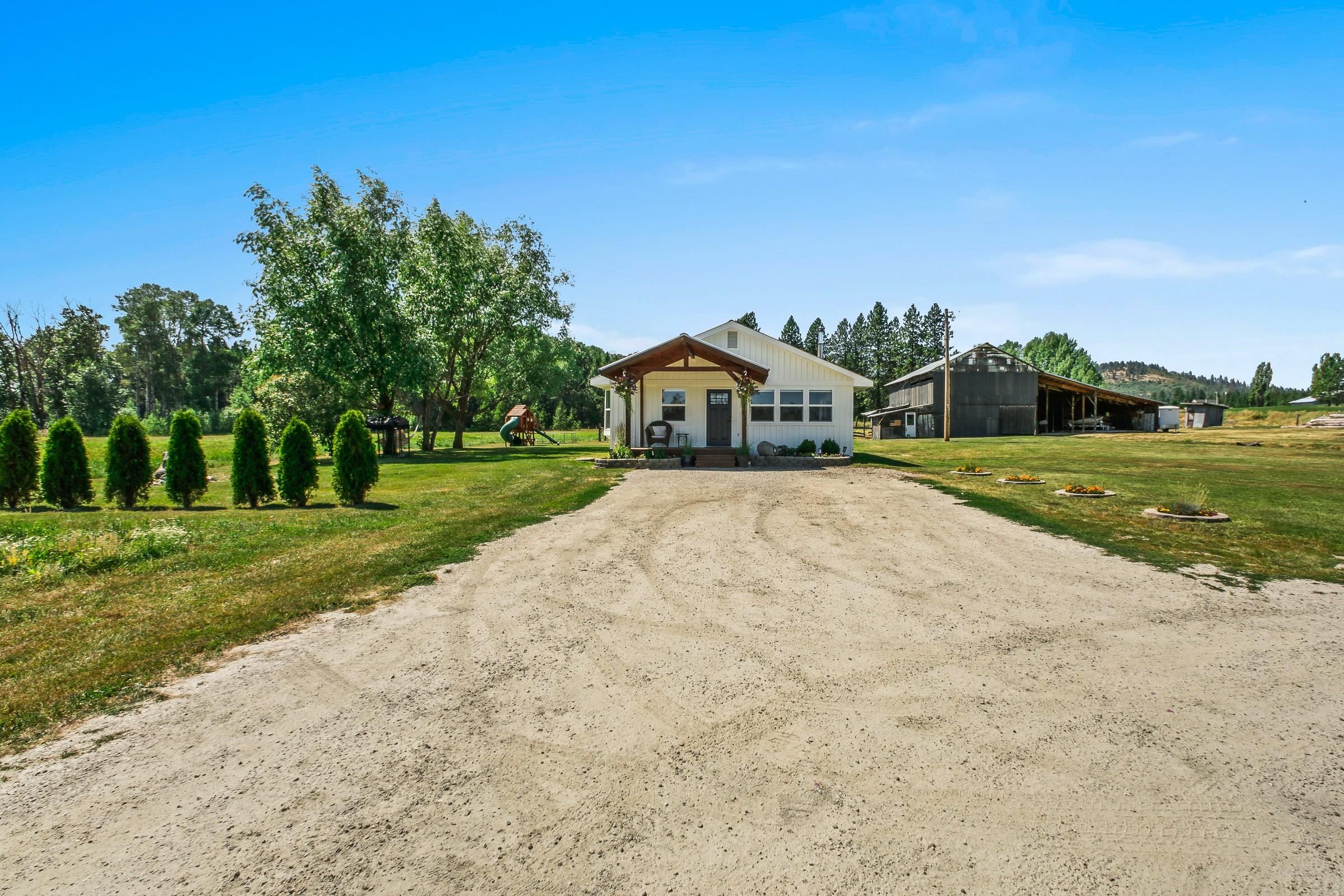 4624 Williams Valley Road Clayton, WA 99110 - Photo 2 of 33