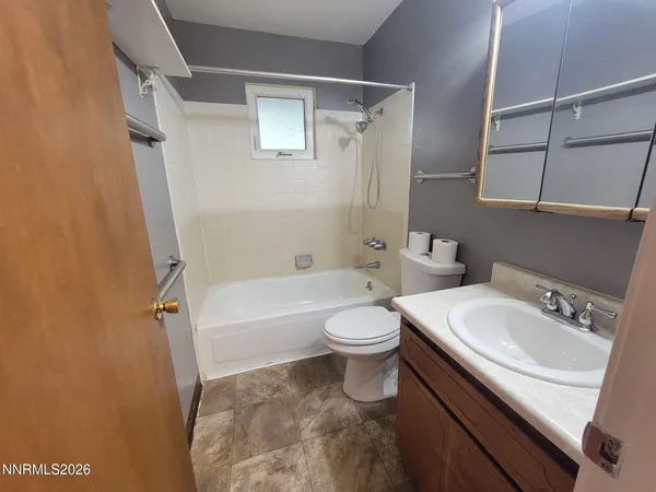 $1,500 | 312 Leona Avenue, Yerington, NV 89447