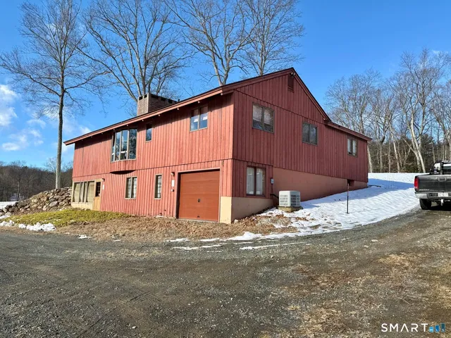 $530,000 | 9 Dara Lane, North Granby, CT 06060