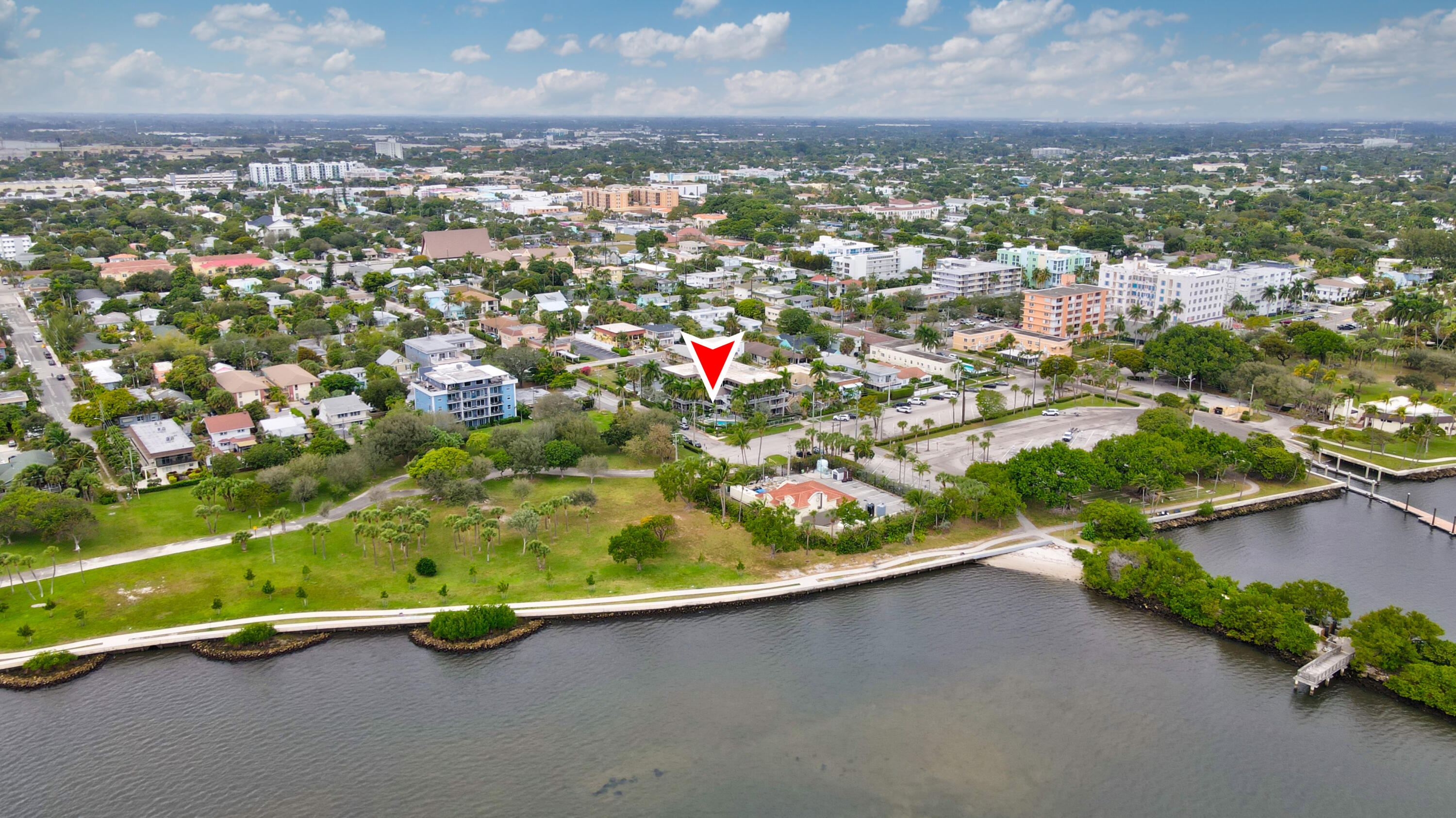 129 South Golfview Road, Unit 2 Lake Worth Beach, FL 33460 - Photo 33 of 35 an aerial view of a houses with city view