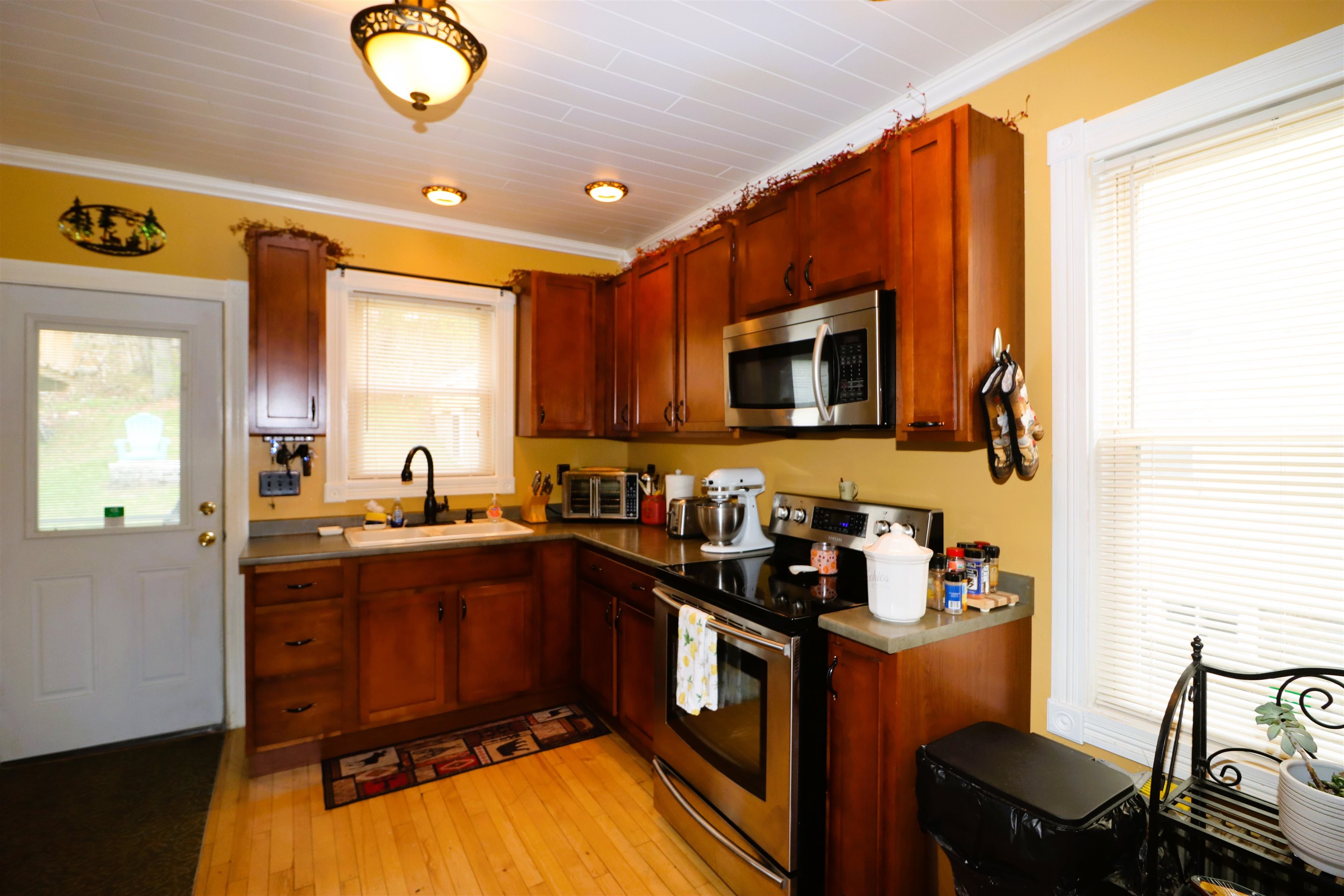 348 Champlain Street Berlin, NH 03570 - Photo 5 of 46