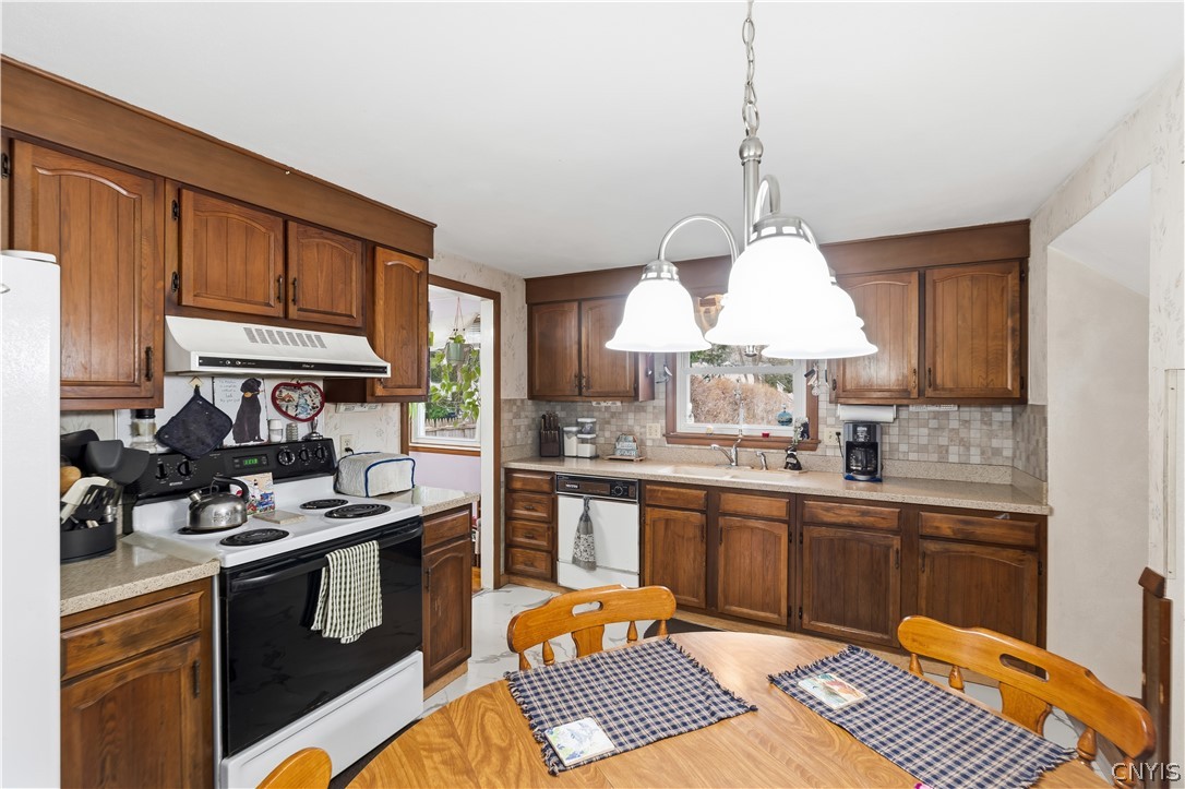 112 Merriwether Drive Camillus, NY 13219 - Photo 17 of 50