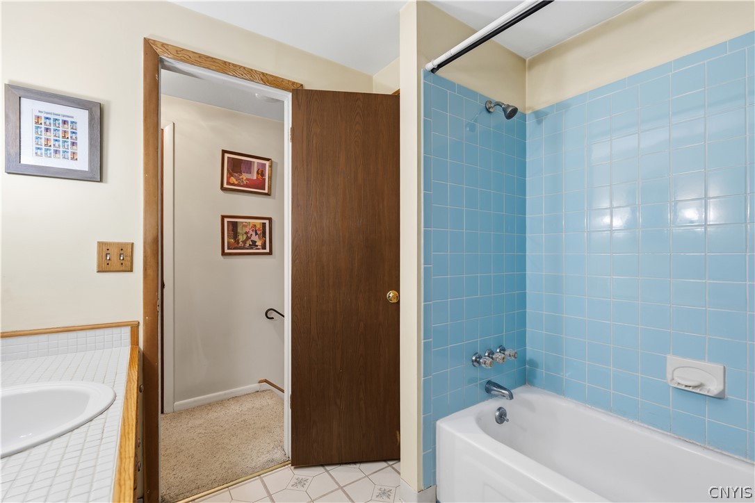 112 Merriwether Drive Camillus, NY 13219 - Photo 27 of 50