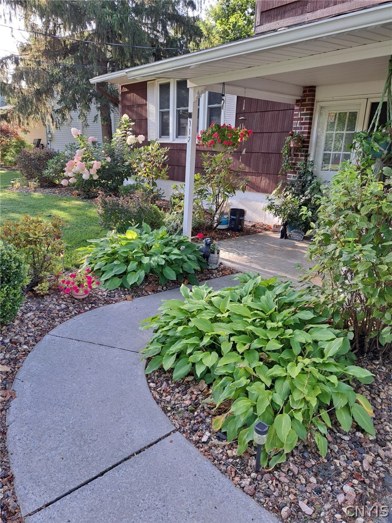 112 Merriwether Drive Camillus, NY 13219 - Photo 4 of 50