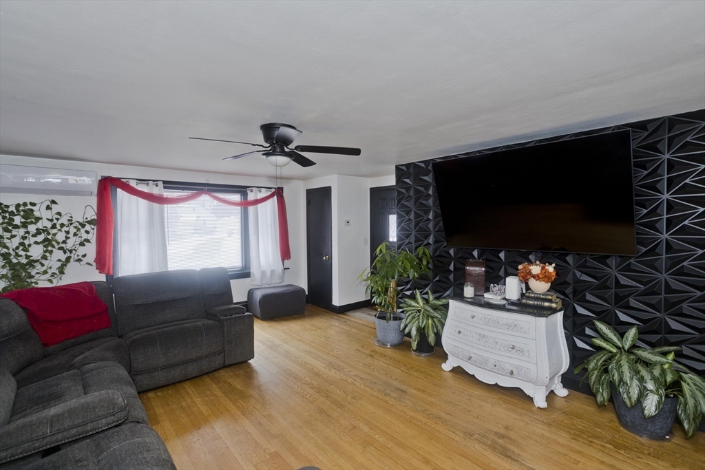 1730 Carew Street Springfield, MA 01104 - Photo 13 of 31