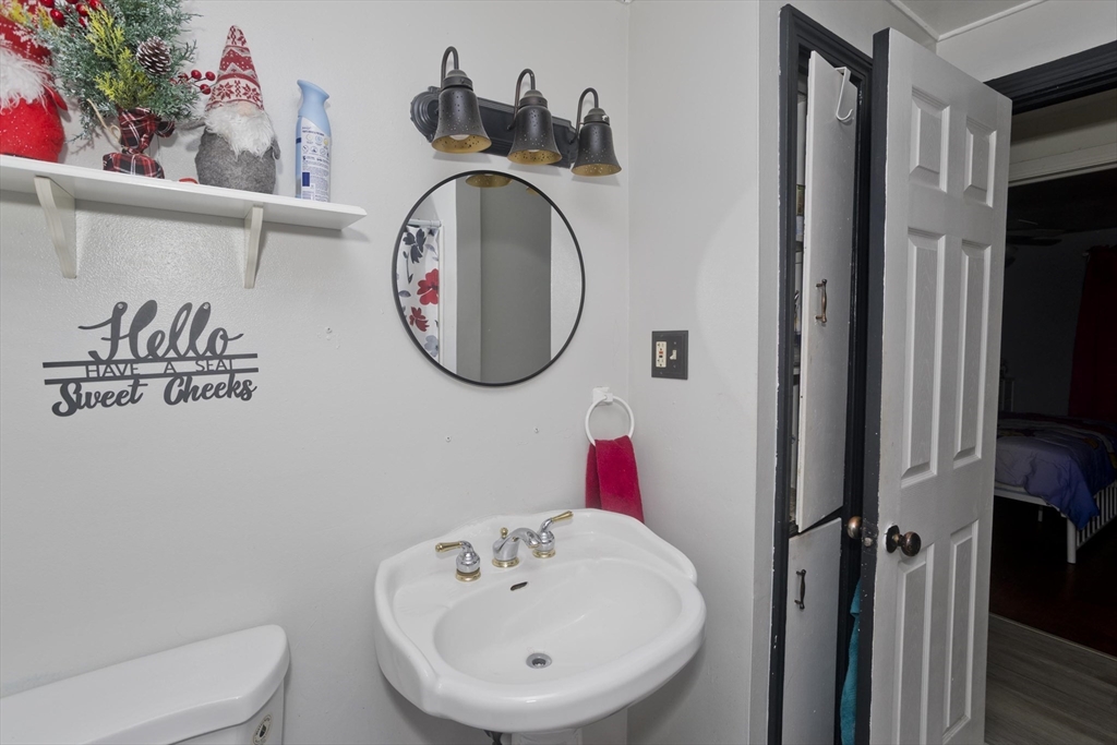 1730 Carew Street Springfield, MA 01104 - Photo 18 of 31