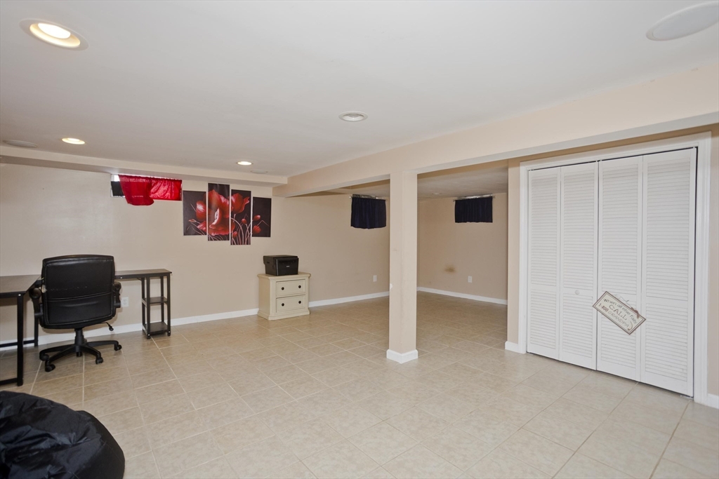 1730 Carew Street Springfield, MA 01104 - Photo 24 of 31