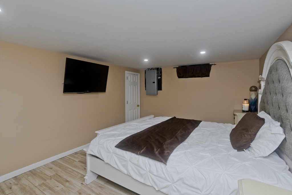 1730 Carew Street Springfield, MA 01104 - Photo 25 of 31