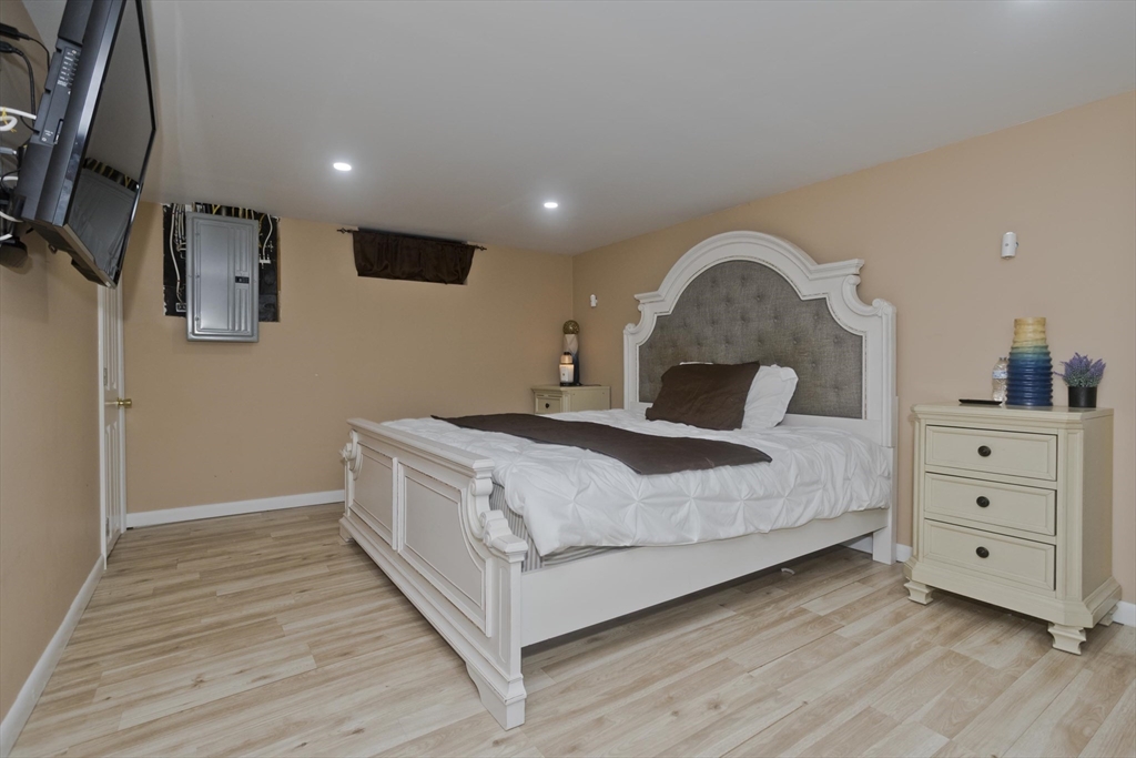 1730 Carew Street Springfield, MA 01104 - Photo 26 of 31