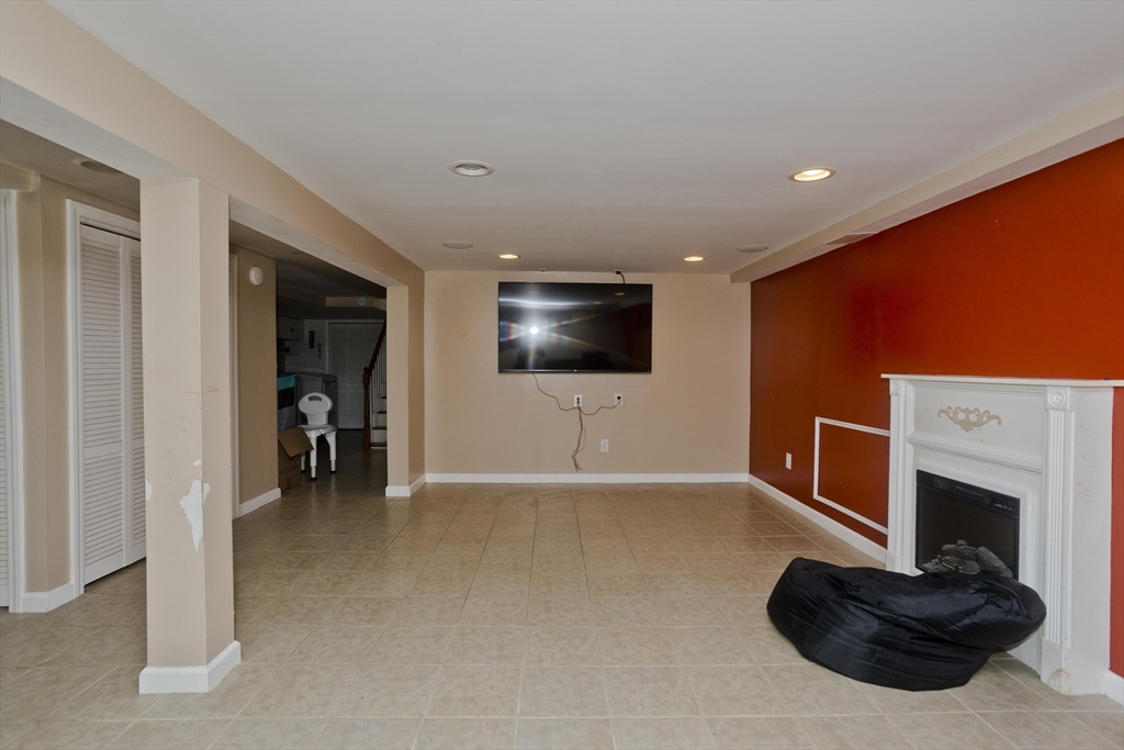 1730 Carew Street Springfield, MA 01104 - Photo 29 of 31