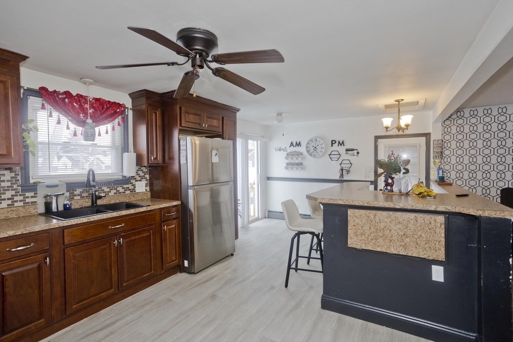 1730 Carew Street Springfield, MA 01104 - Photo 9 of 31