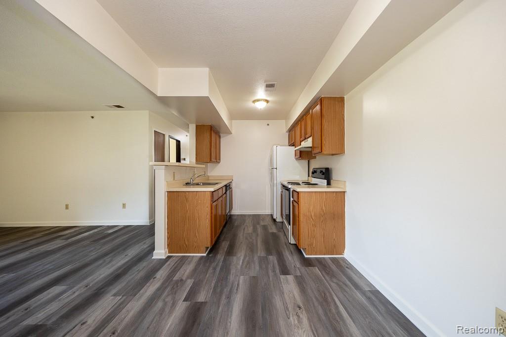 35330 Van Born Road, Unit 101 Wayne, MI 48184 - Photo 9 of 20