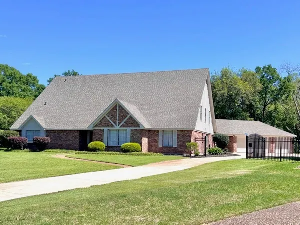 $539,900 | 1210 Nottingham Lane, Beaumont, TX 77706