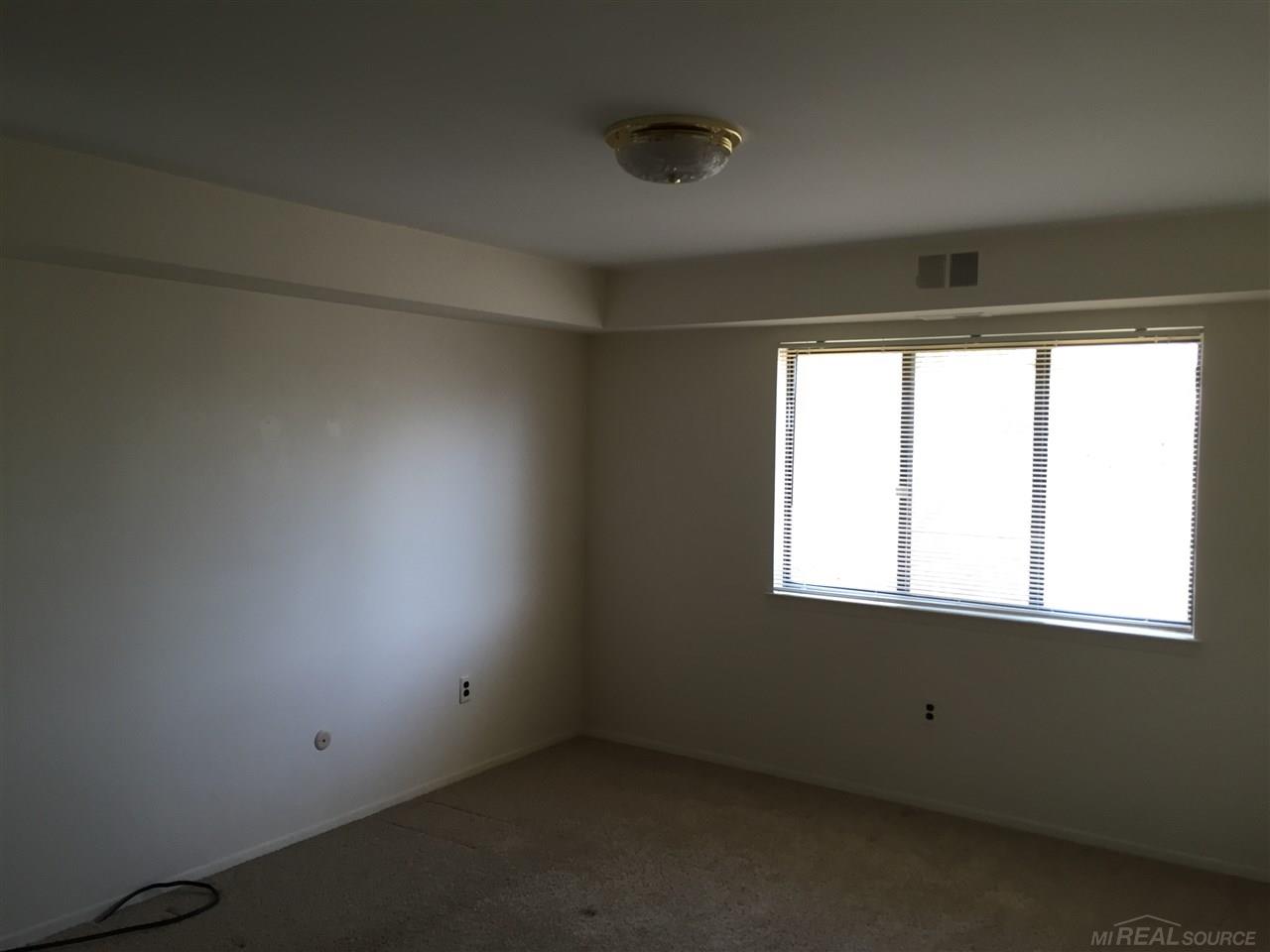 1697 Riverside Drive Rochester Hills, MI 48309 - Photo 14 of 27