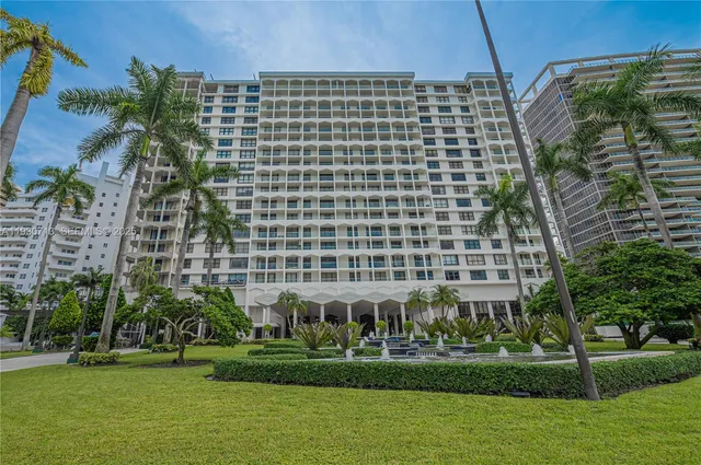 $6,300 | 9801 Collins Avenue, Unit 3Y, Bal Harbour, FL 33154