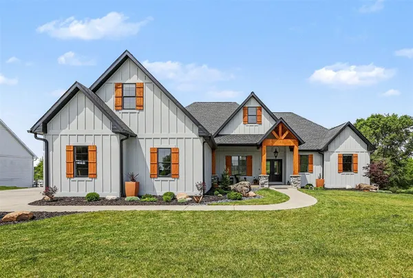 $795,000 | 14160 C.B.MacDonald Way, Vicksburg, MI 49097