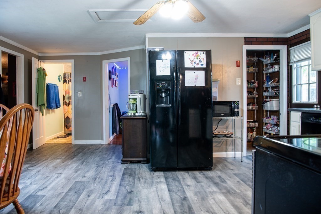 23 Mount Vernon Road Chicopee, MA 01013 - Photo 9 of 36 Gallery Image 9