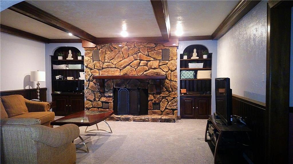 428 Oak Street Indiana, PA 15701 - Photo 11 of 25 Family room