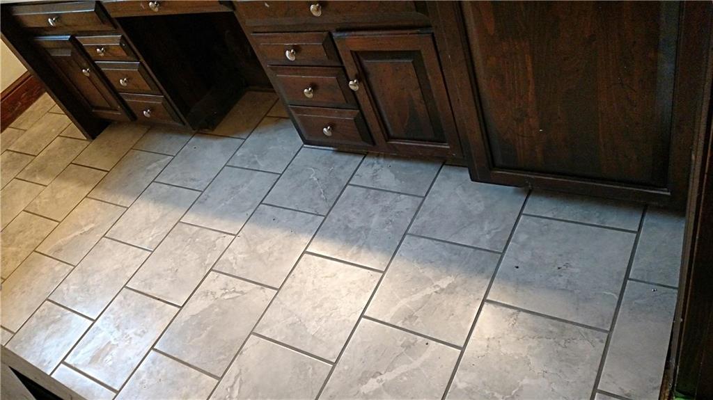 428 Oak Street Indiana, PA 15701 - Photo 15 of 25 Master bathroom