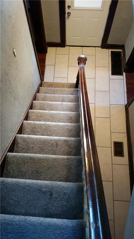 428 Oak Street Indiana, PA 15701 - Photo 6 of 25 Front Entry